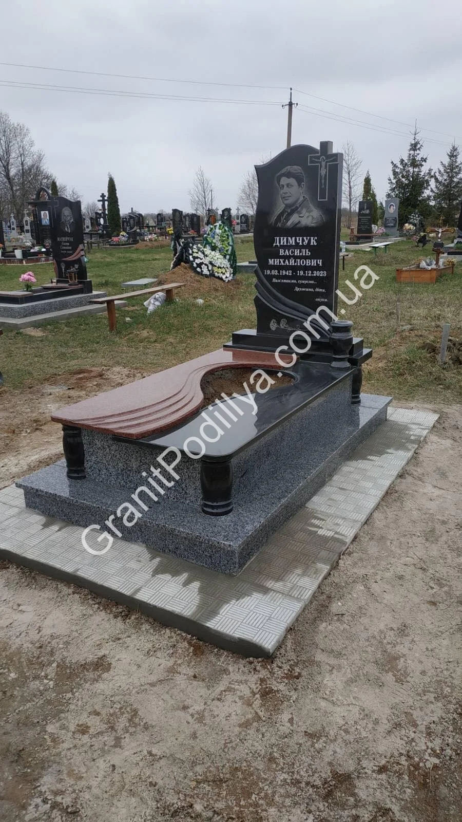 Одинарний пам'ятник з граніту - Кам'янець-Подільський | GranitPodillya